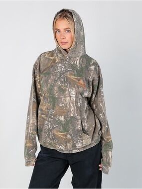 Realtree Hoodie. Vintage Camouflage Pullover. Size L